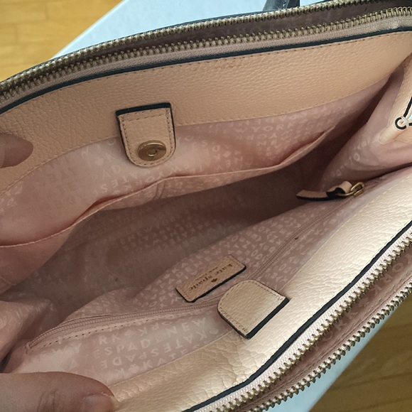 ✨🌷💗Authentic Kate Spade Top Handle Pink pebble leather Purse💗🌷✨ - Picture 4 of 5